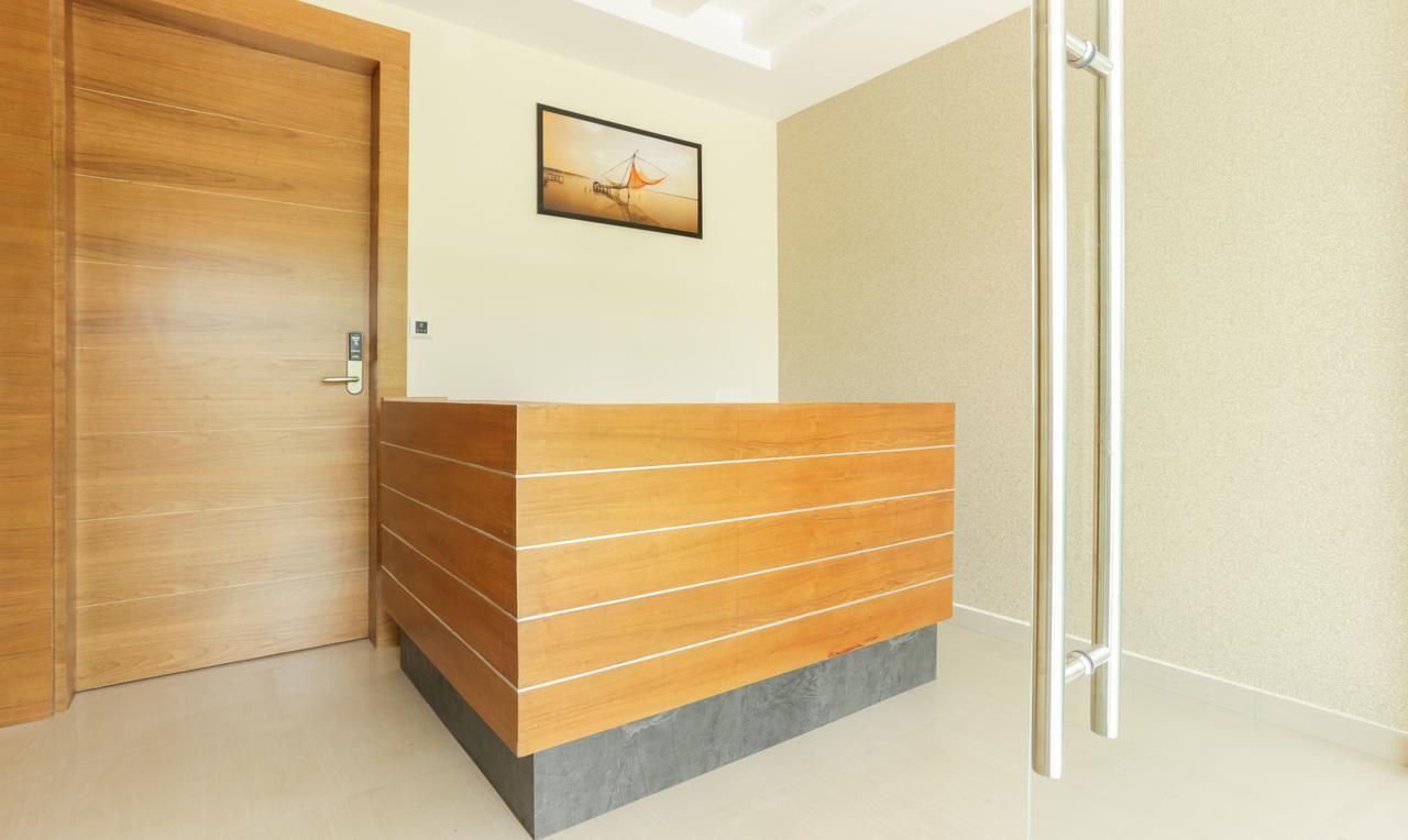Treebo Trend Cmks Gulmohar Suites Коччи Экстерьер фото